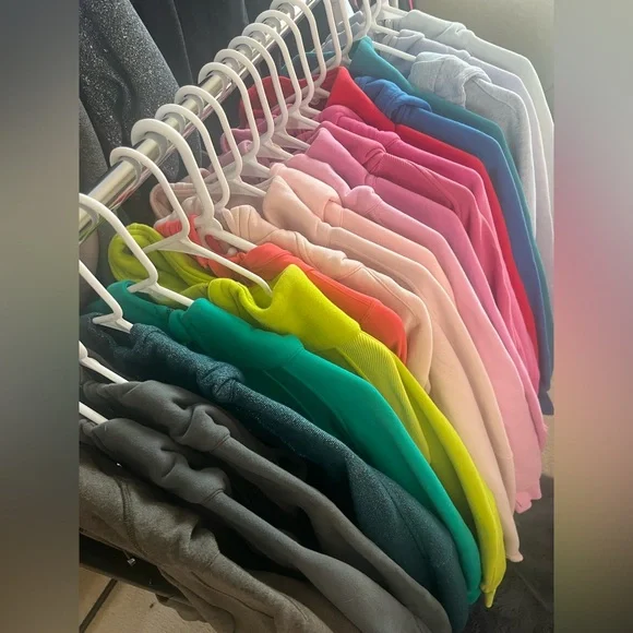 Lululemon mystery box - Picture 2 of 6